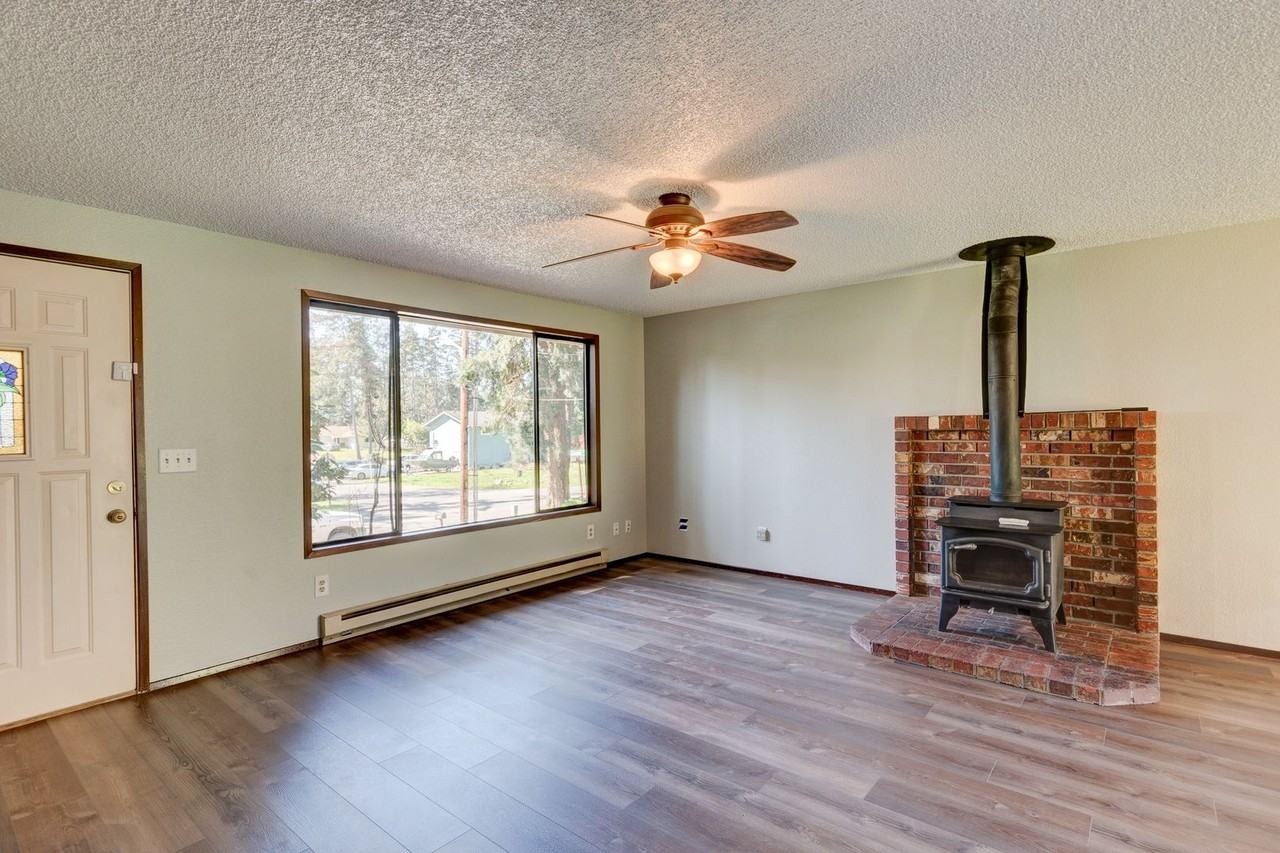 1574 Sw Swantown Ave - Photo 5 of 21