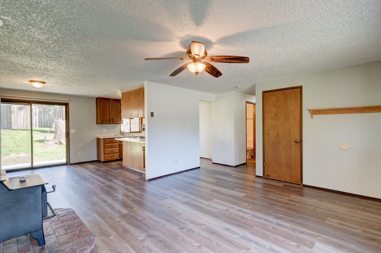 1574 Sw Swantown Ave - Photo 6 of 21