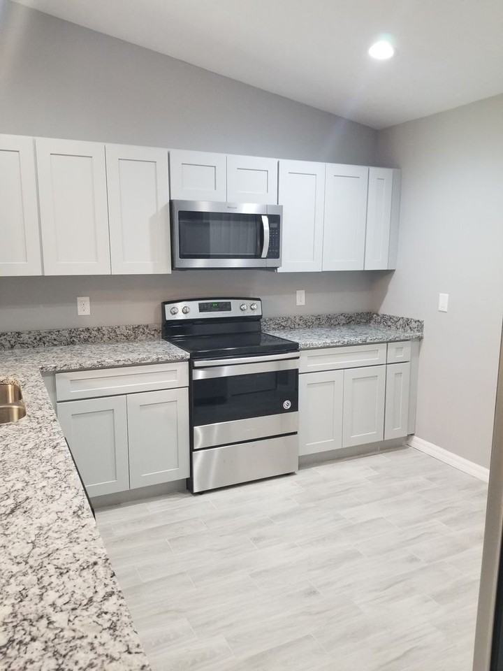 8527 Agate St - Photo 2 of 11