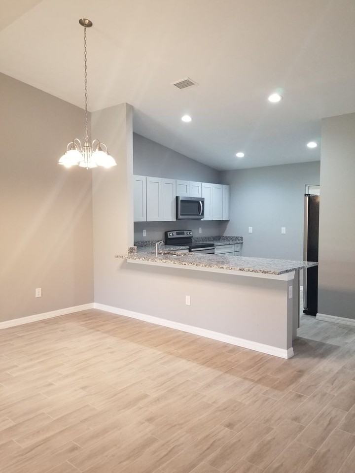 8527 Agate St - Photo 4 of 11
