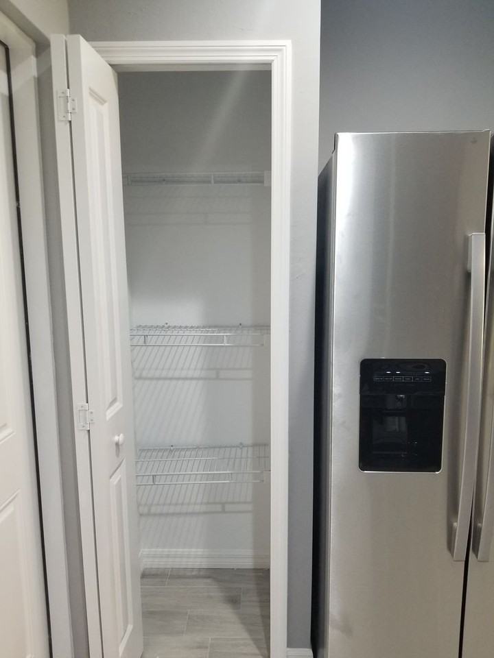 8527 Agate St - Photo 5 of 11
