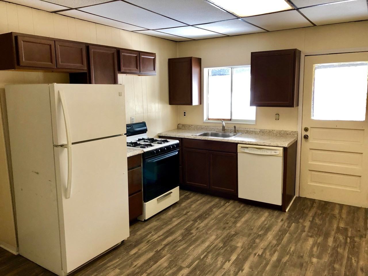 5150 Gloster St - Photo 2 of 11