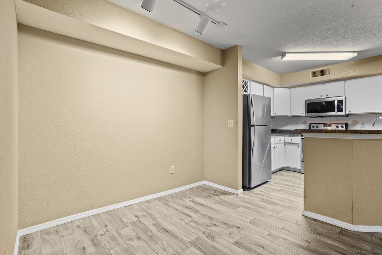 826 Camargo Way #104 - Photo 5 of 20