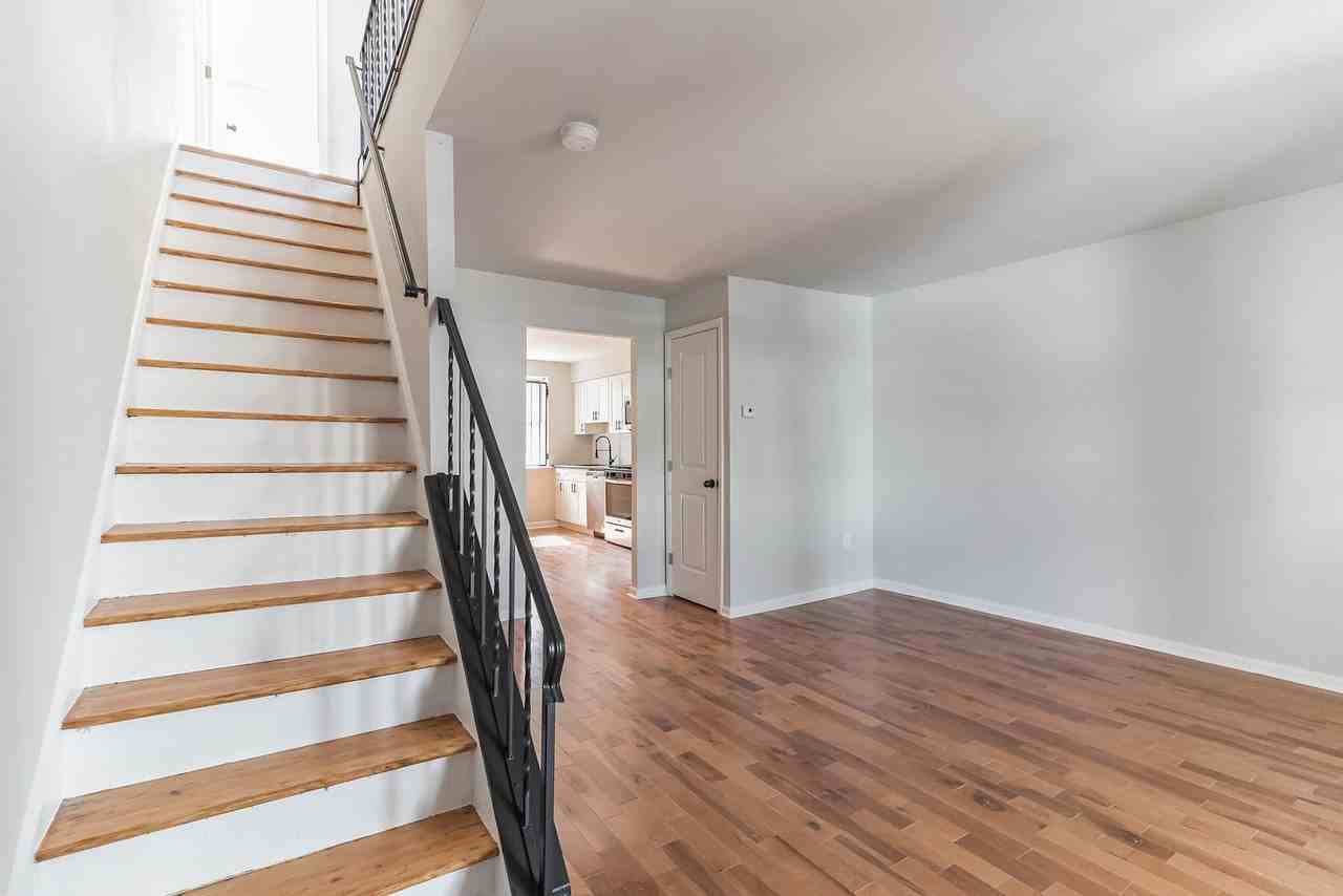 1709 S Conestoga St - Photo 2 of 19