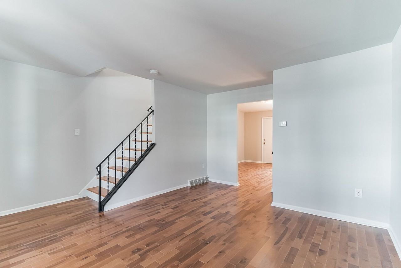 1709 S Conestoga St - Photo 3 of 19