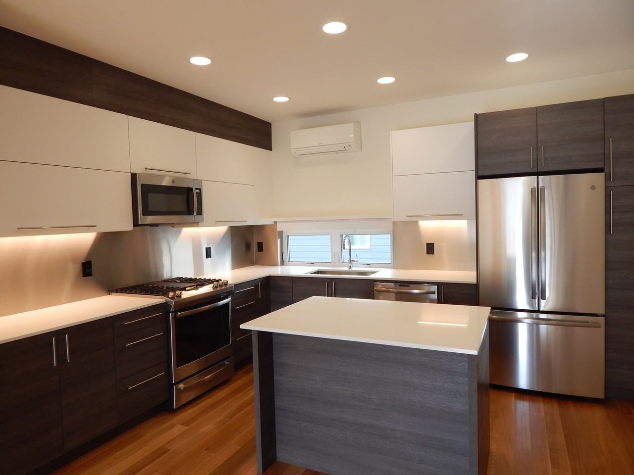 2831 3rd Ave W - Photo 2 of 18