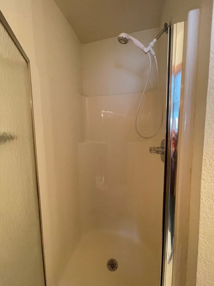 917 E Delaware Ave - Photo 7 of 13