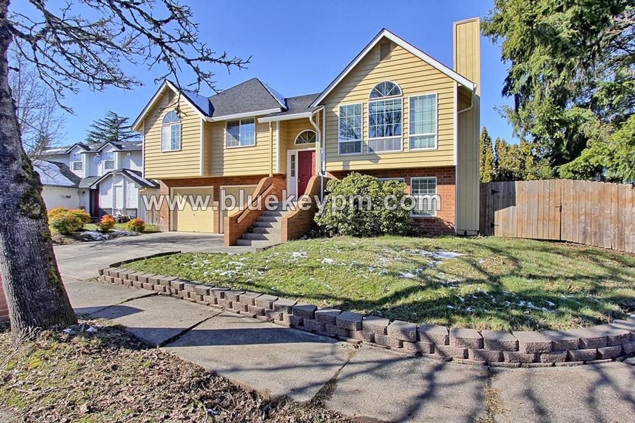 1828 Northeast 152nd Street - Photo 2 of 17