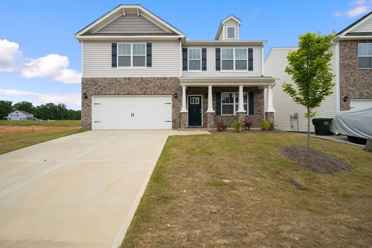 340 Fenwick Dr - Photo 4 of 35