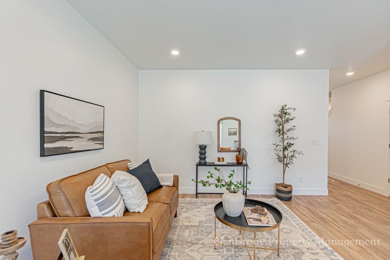 575 Tiller Ave - Photo 5 of 16