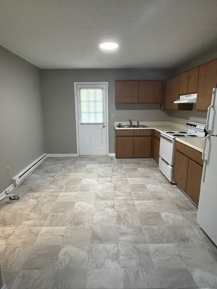 228 W 12th - Photo 2 of 9