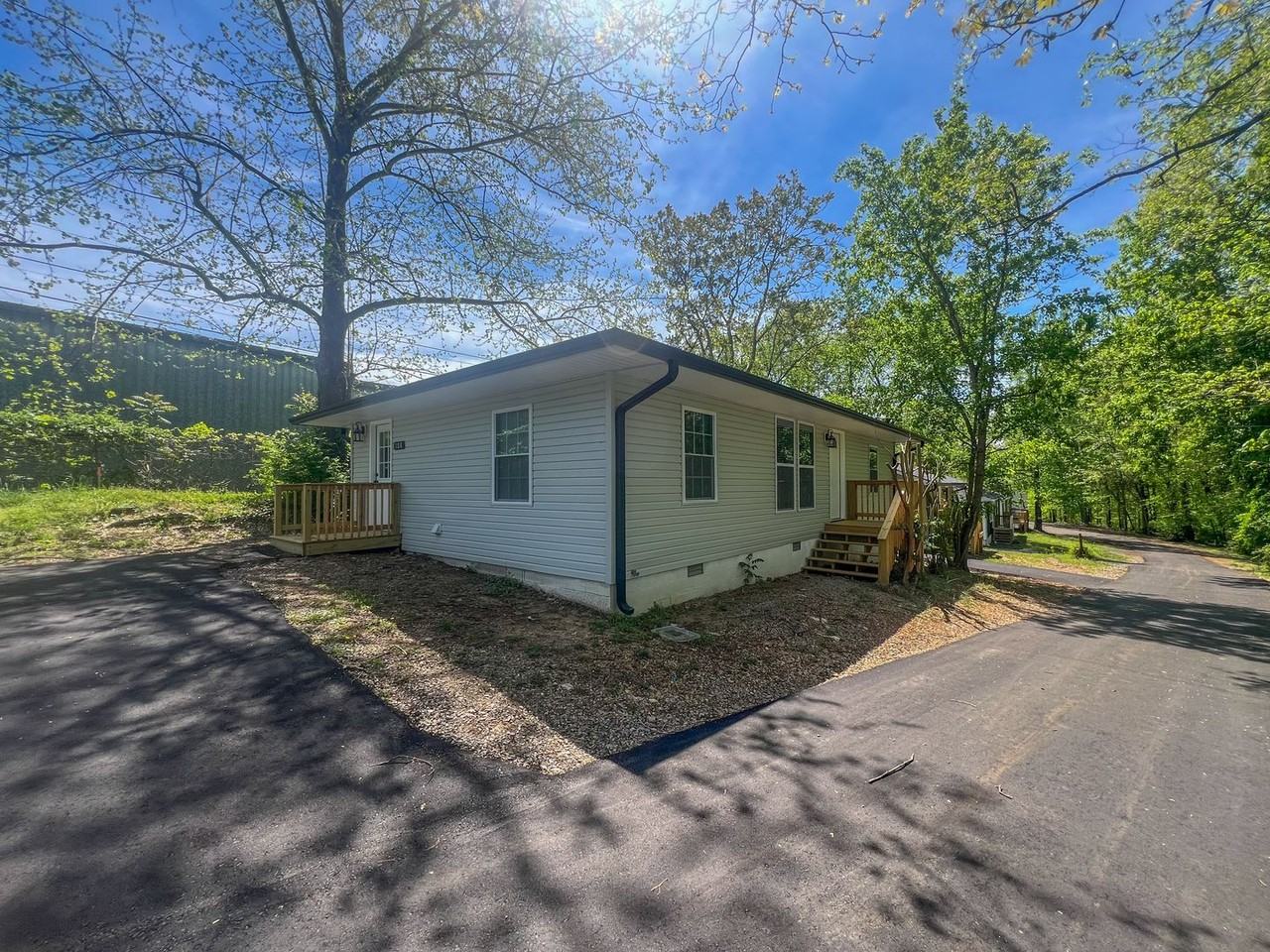 108 Wilson Ct - Photo 2 of 32