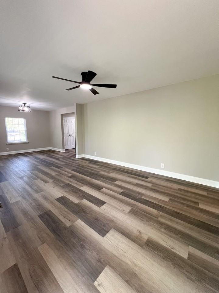108 Wilson Ct - Photo 4 of 32