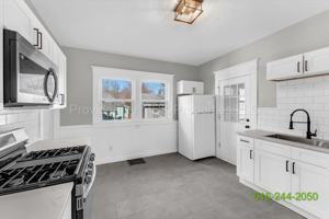 featured image of 425 Woodlawn St Se
