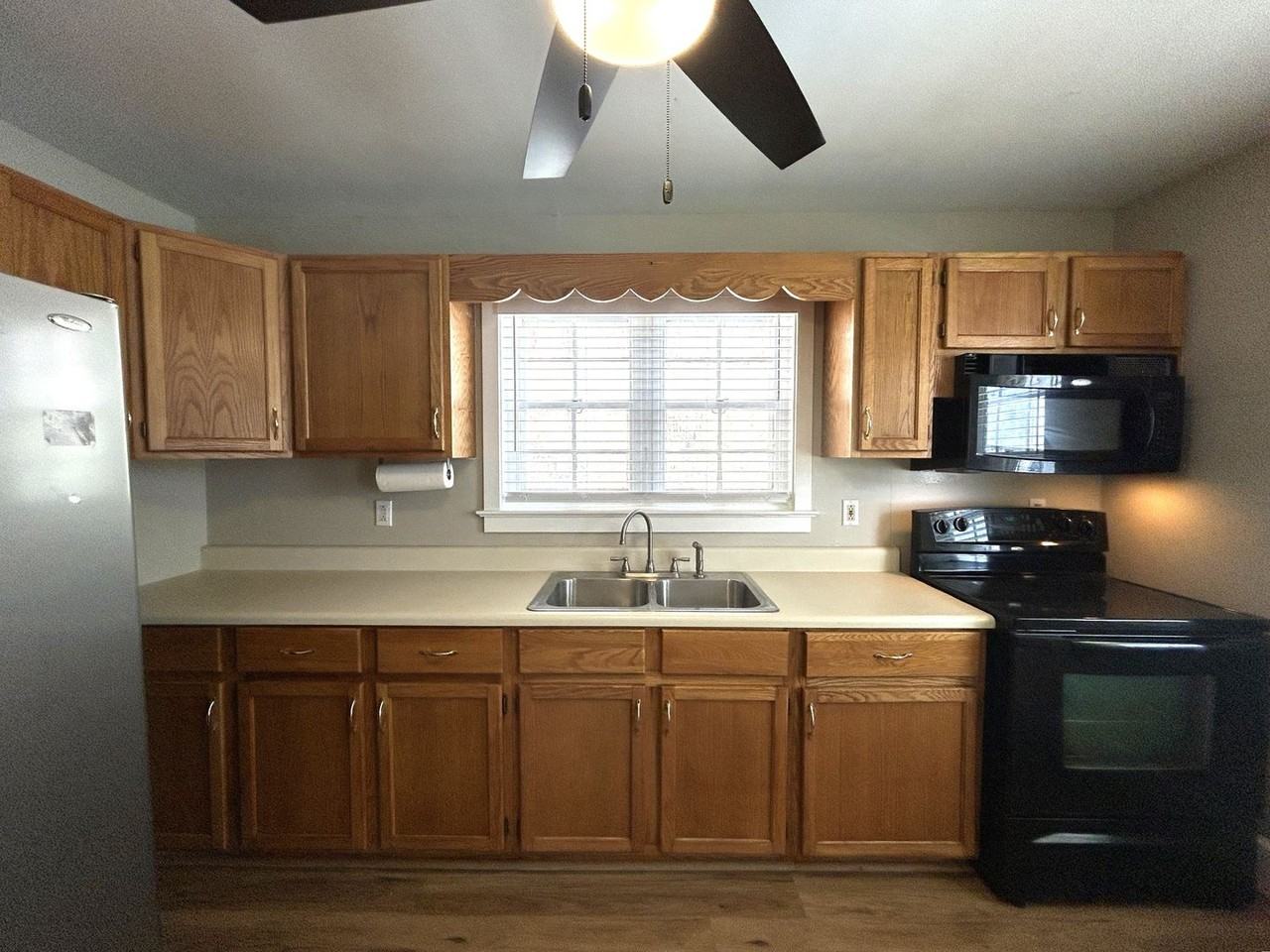 118 Old US Highway 421 - Photo 5 of 17