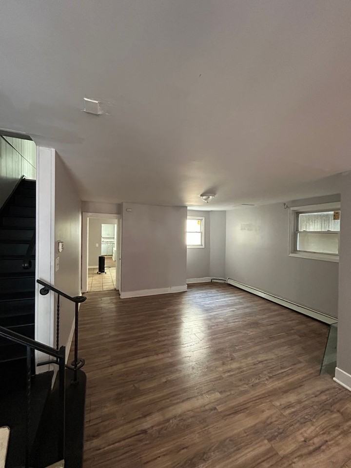 807 S Broad St - Photo 2 of 23