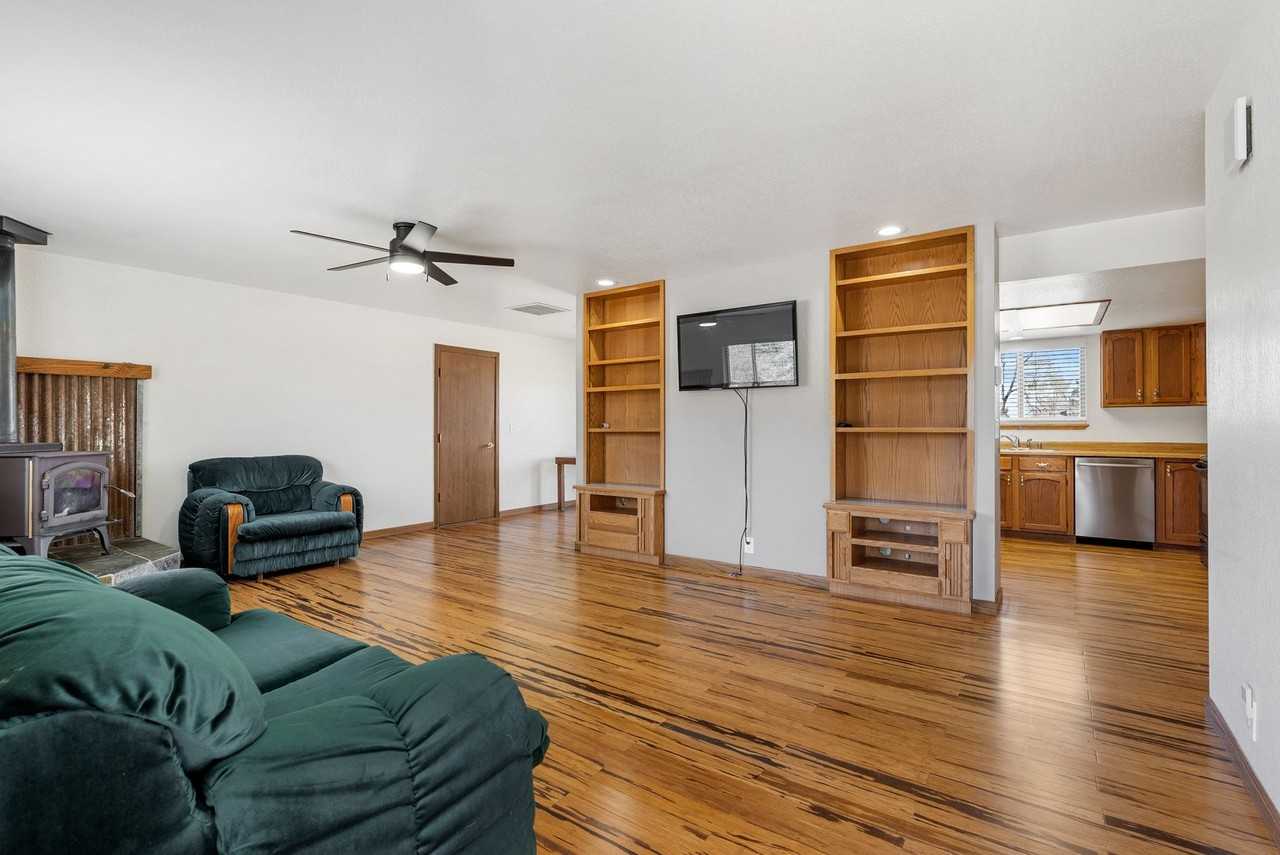 11375 Heartpine St - Photo 2 of 24