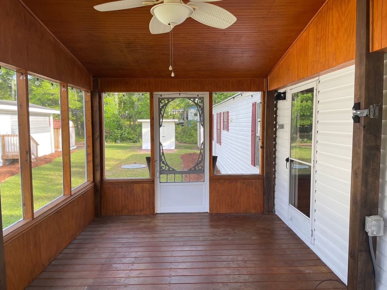 809 Magnolia Dr - Photo 2 of 25