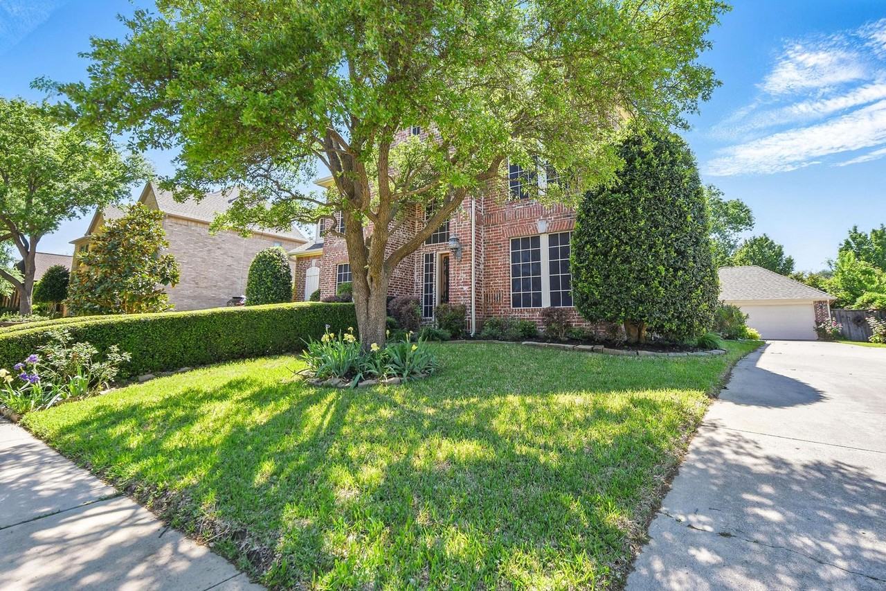 1805 Southwicke Dr - Photo 2 of 37