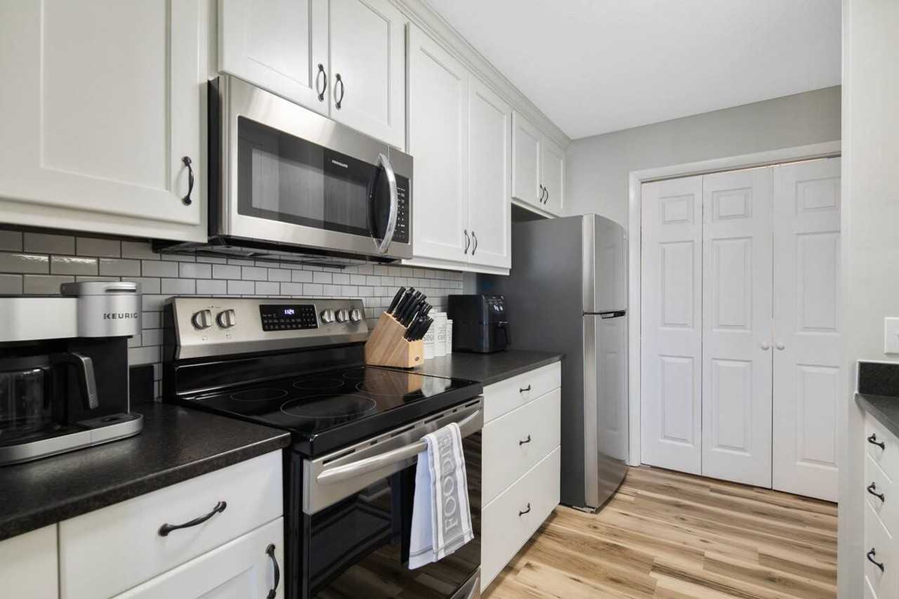 664 Bartons Landing Pl - Photo 3 of 22