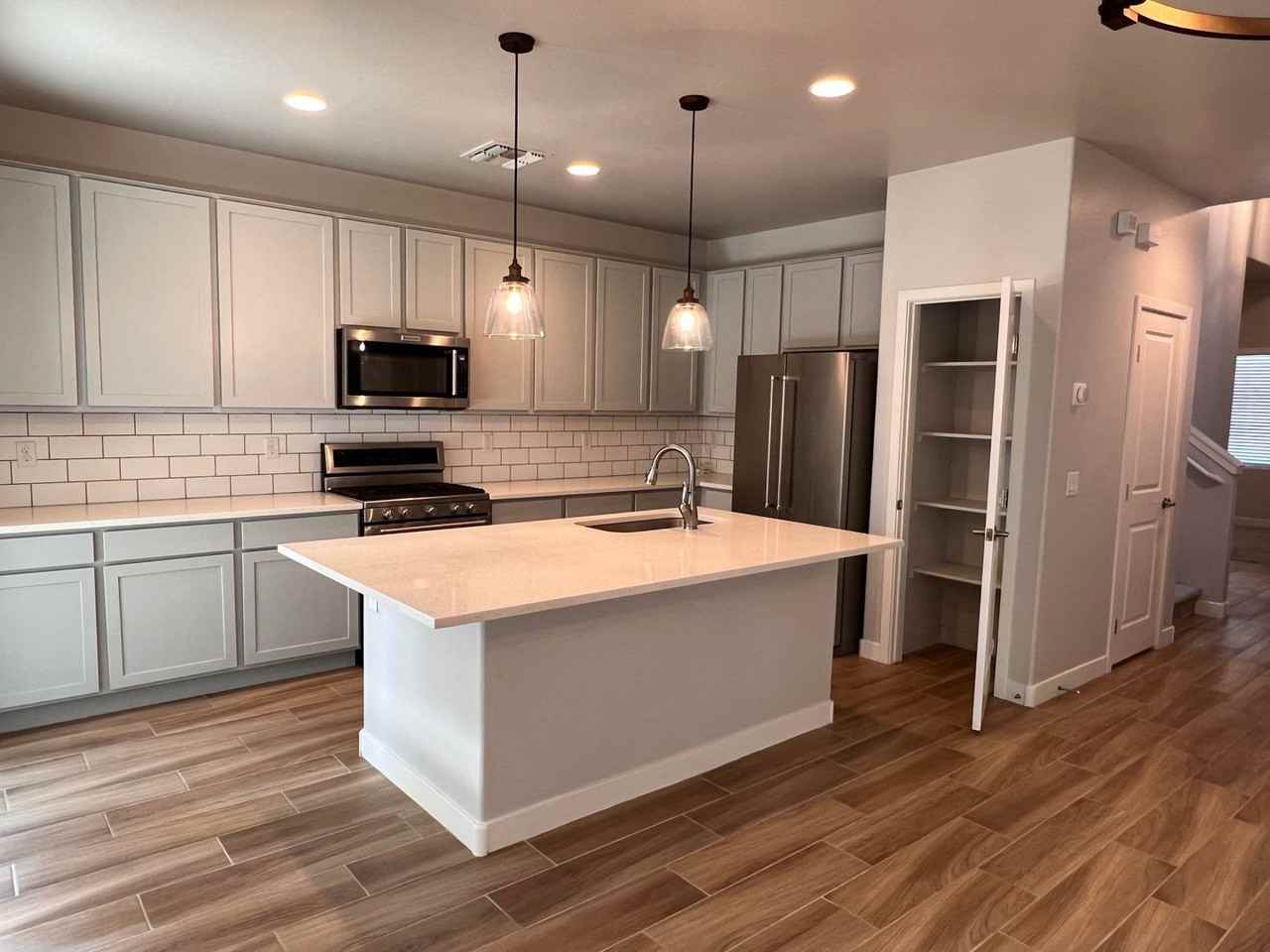 3720 E Earll Dr - Photo 2 of 28