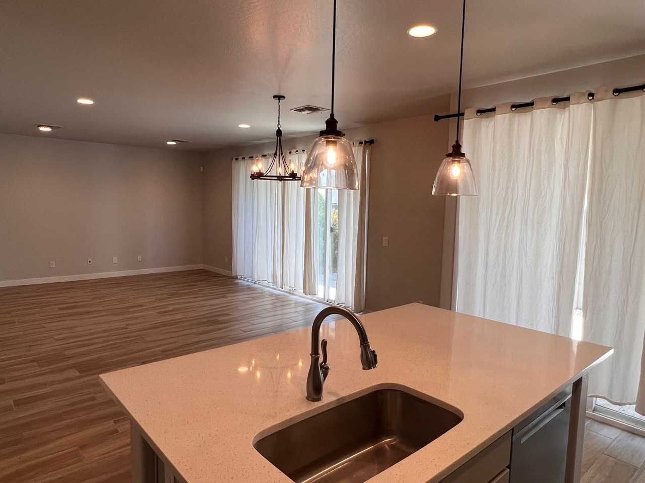 3720 E Earll Dr - Photo 3 of 28