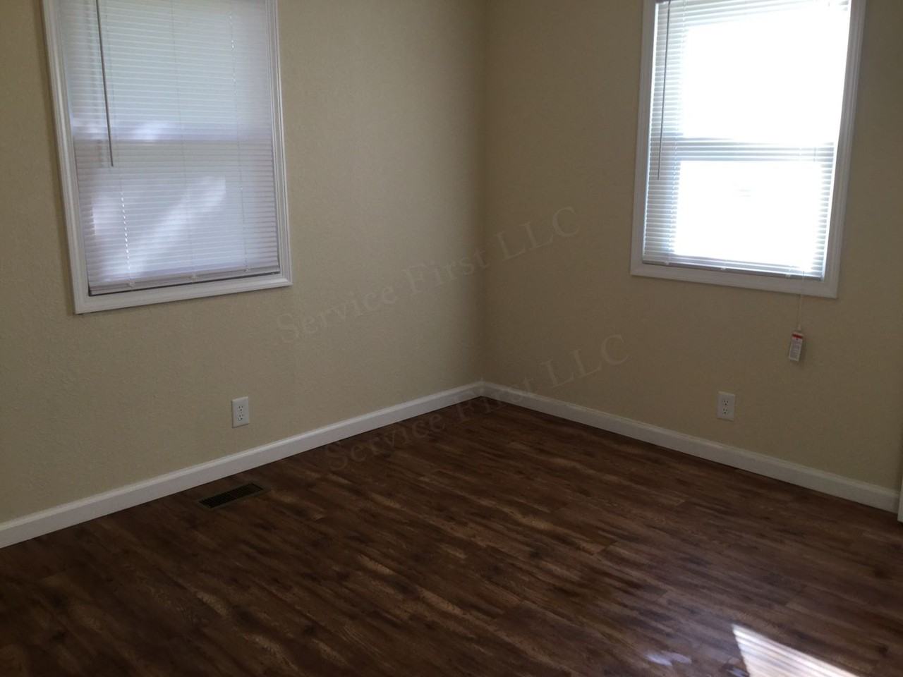 205 E Elm St - Photo 6 of 15