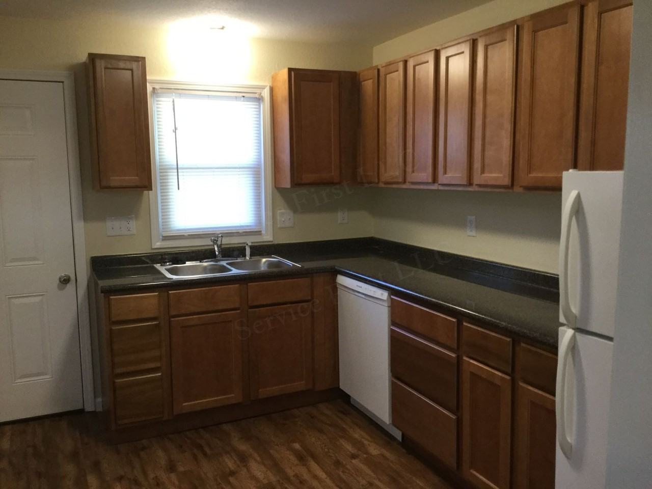 205 E Elm St - Photo 7 of 15
