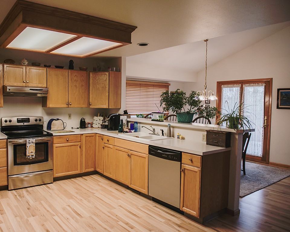 1838 Silvergate Rd - Photo 2 of 11