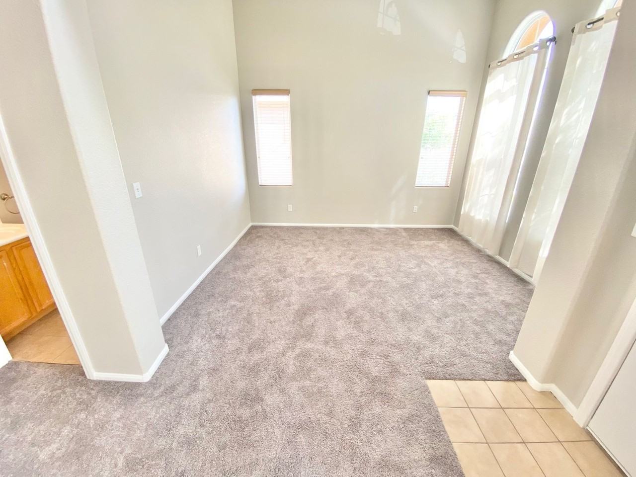 10435 Anacostia St - Photo 3 of 26