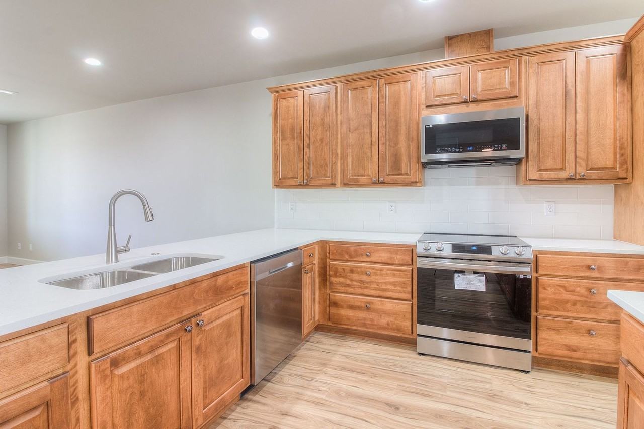 406 S 97th Ave - Photo 5 of 31