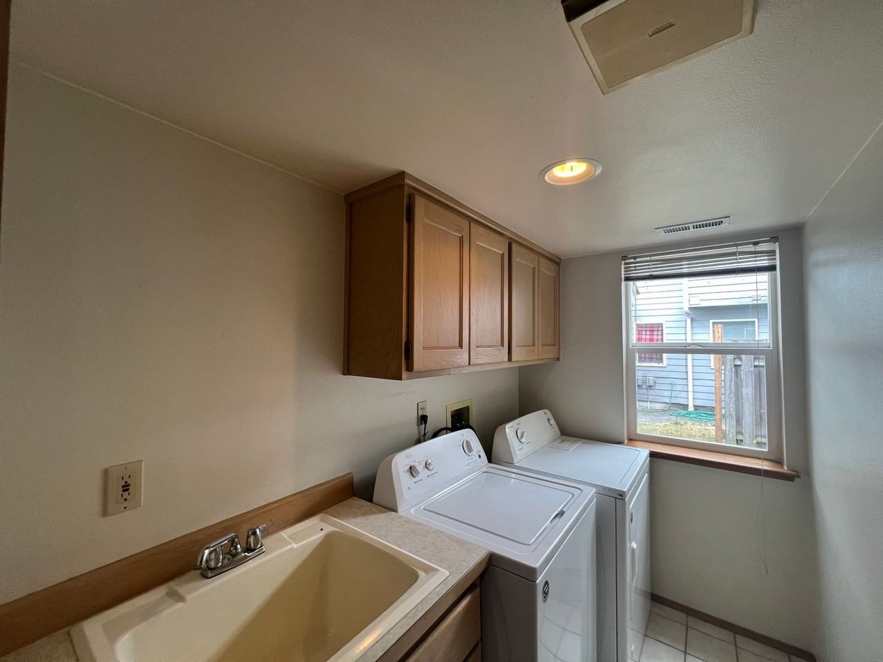 2215 Xenia Ln - Photo 6 of 17