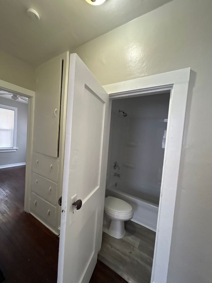 1234 N Elmer St - Photo 3 of 9