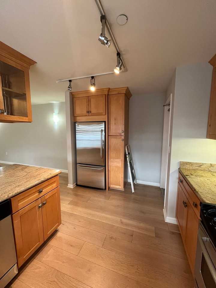 1540 Lombard St - Photo 7 of 24