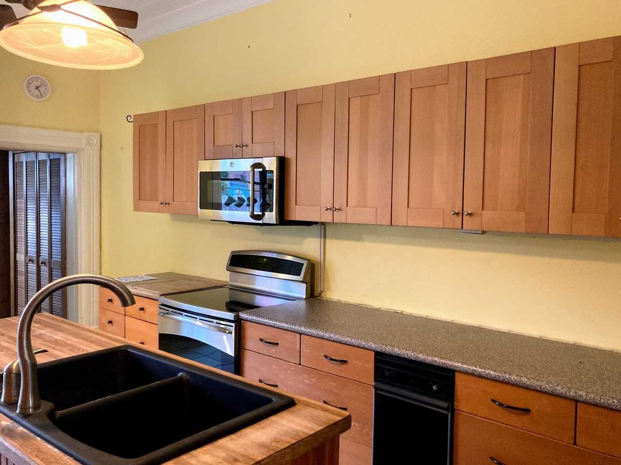 2218 Jane St - Photo 7 of 21
