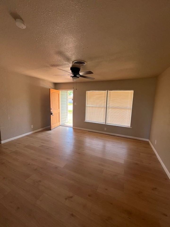 3218 Melinda Ln - Photo 2 of 11