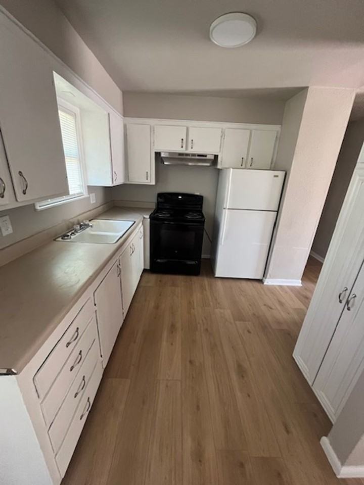 3218 Melinda Ln - Photo 5 of 11