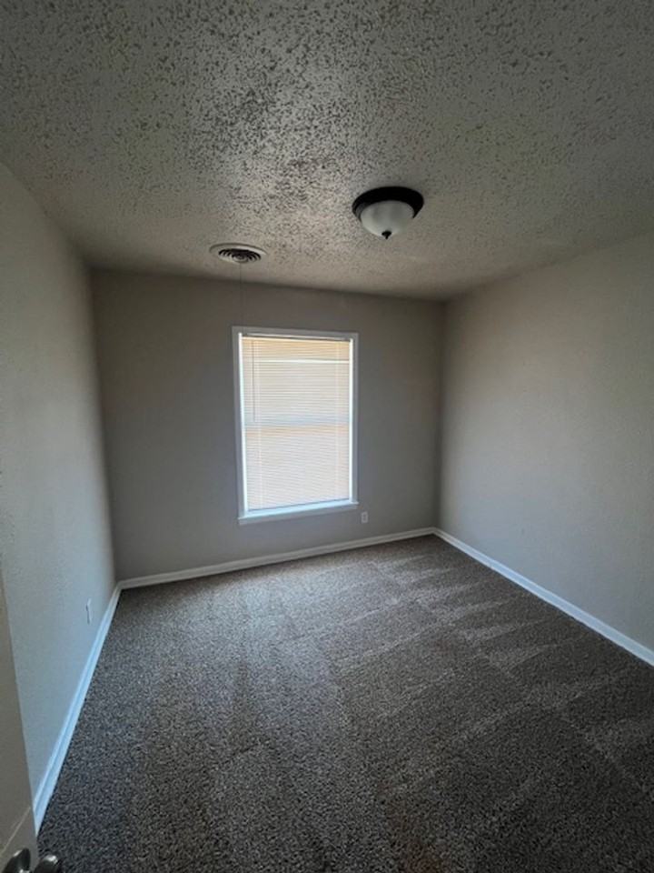 3218 Melinda Ln - Photo 6 of 11