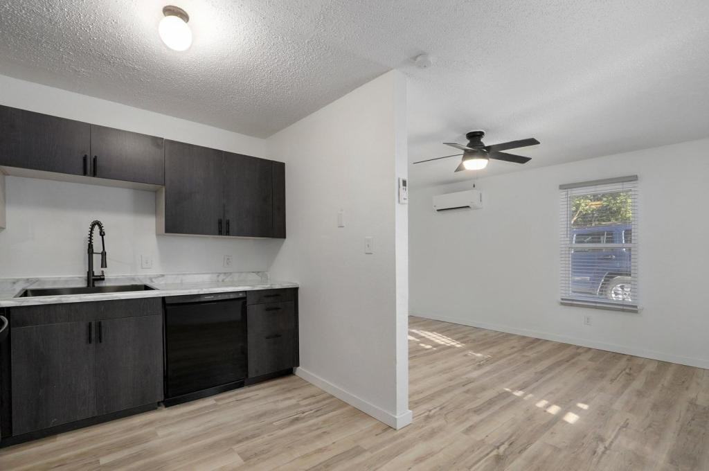 301 W State St - Photo 5 of 15