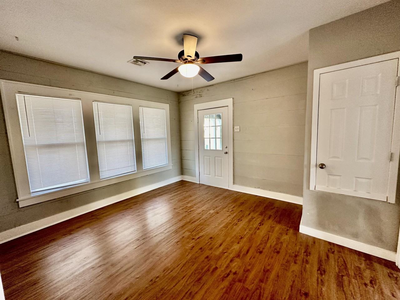 512 Herring Ave - Photo 4 of 23