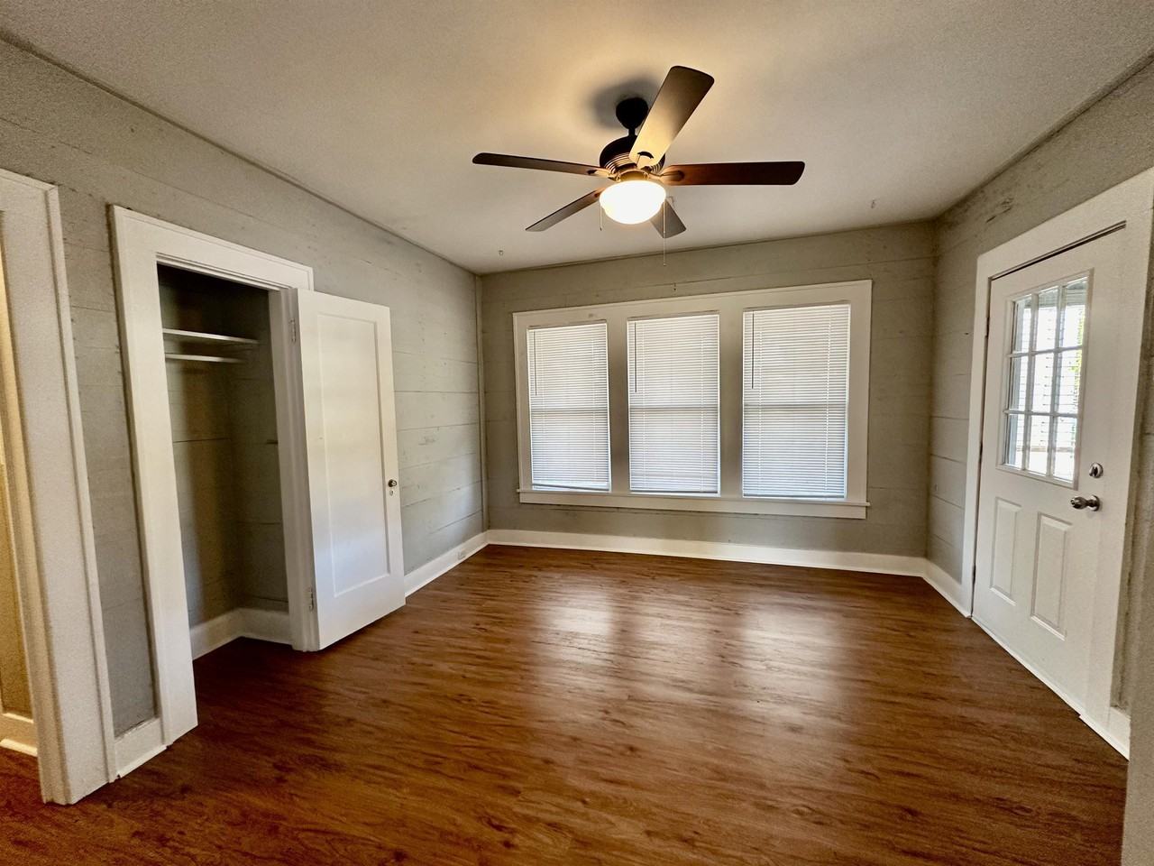 512 Herring Ave - Photo 3 of 23