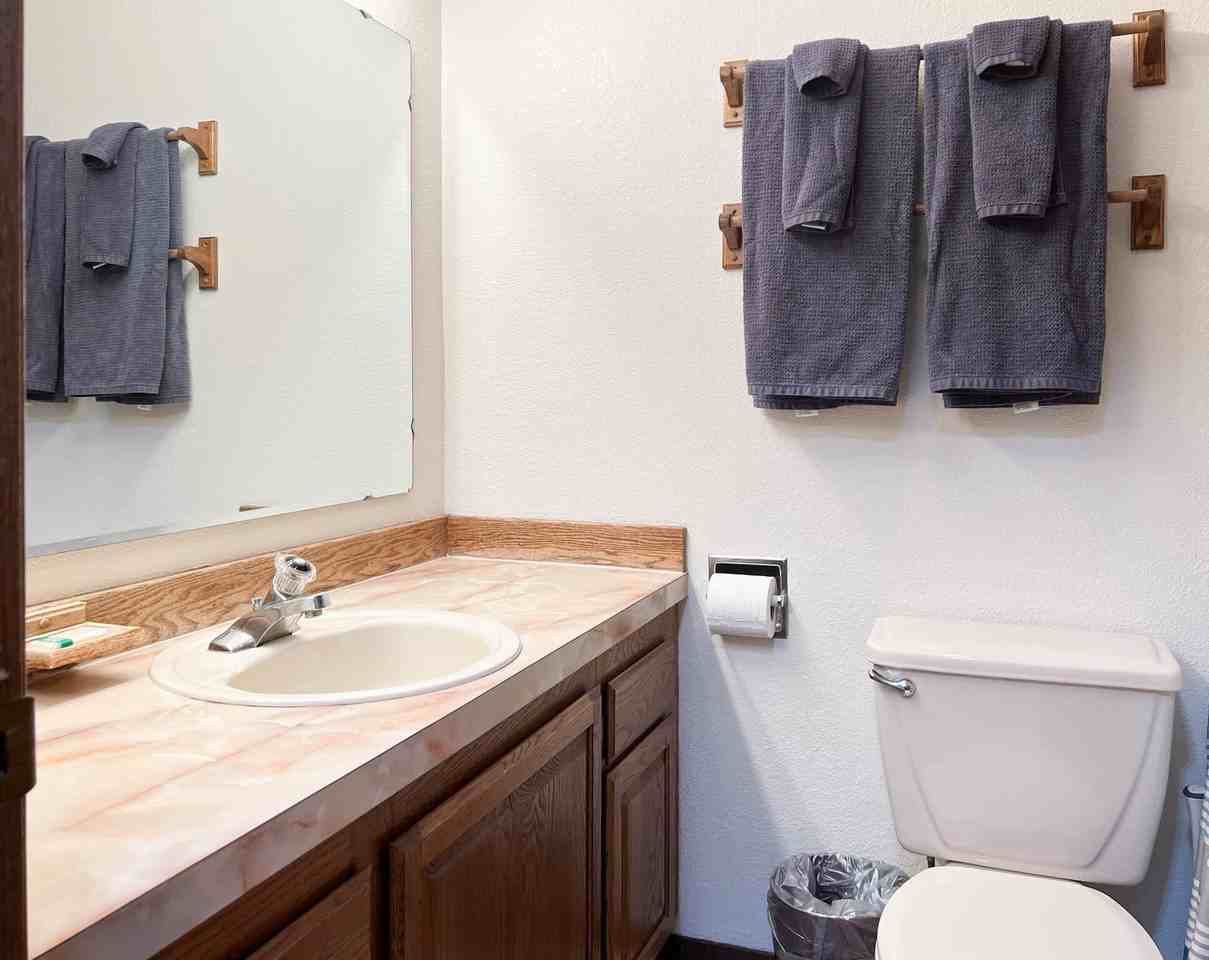 380 E 11th Ave #1 - Photo 3 of 11