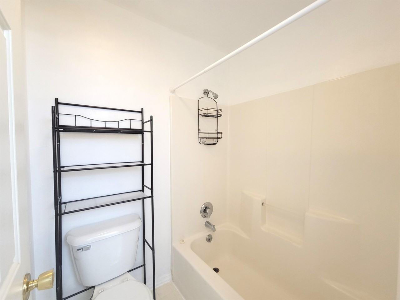 3026 W Villard St #F - Photo 5 of 26