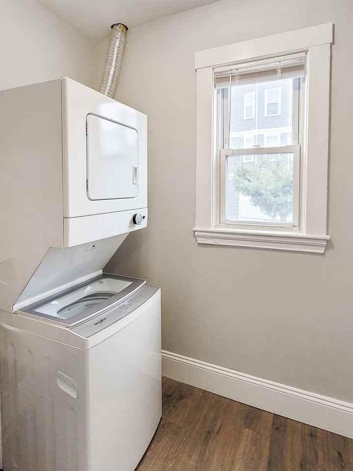 108 Callender Streetcallender Street #1 - Photo 4 of 10