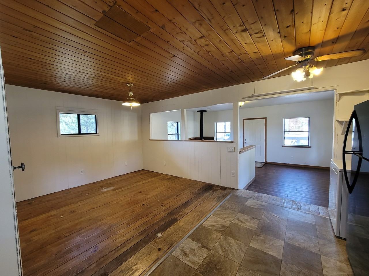 98 Robin Dr - Photo 3 of 27