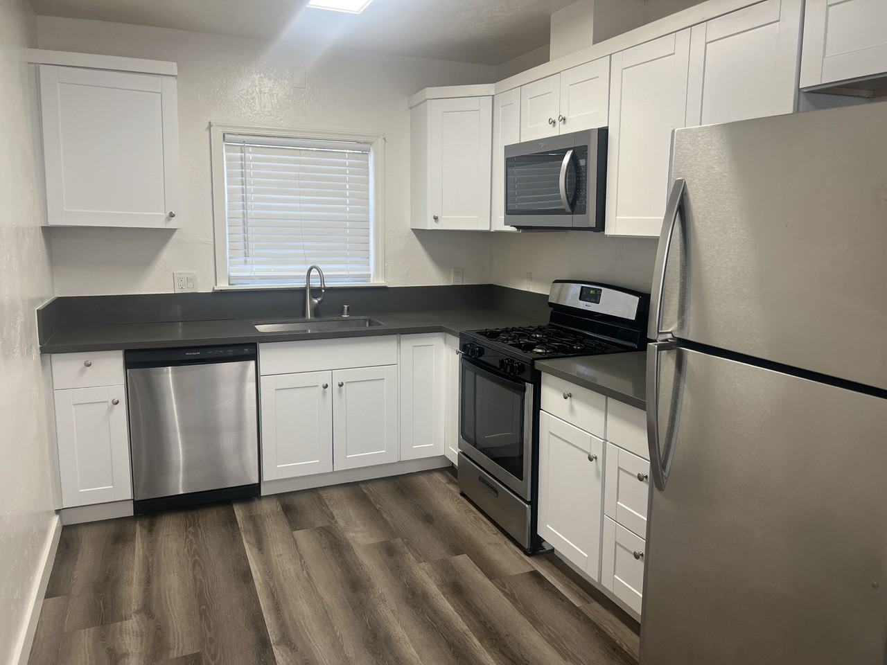 5228 Marconi Ave - Photo 4 of 16