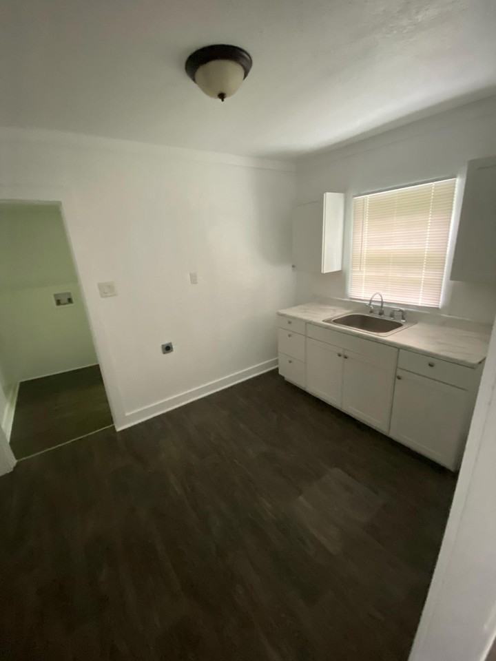 1830 Westover St - Photo 5 of 14