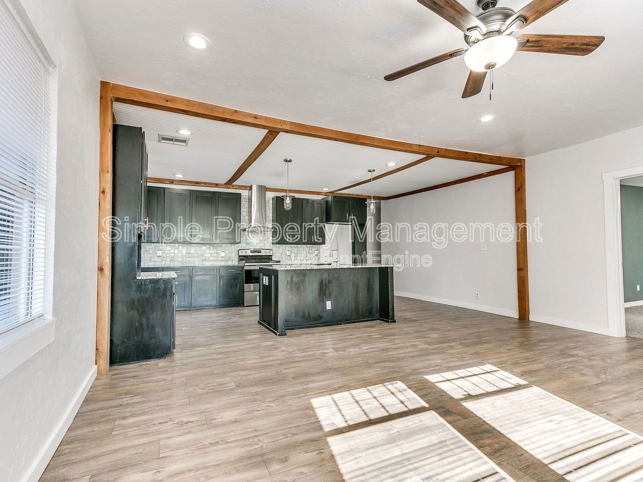 2605 N Robinson Ave - Photo 4 of 25