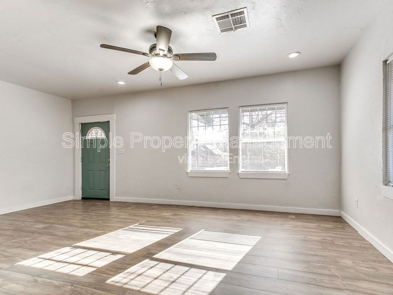 2605 N Robinson Ave - Photo 5 of 25