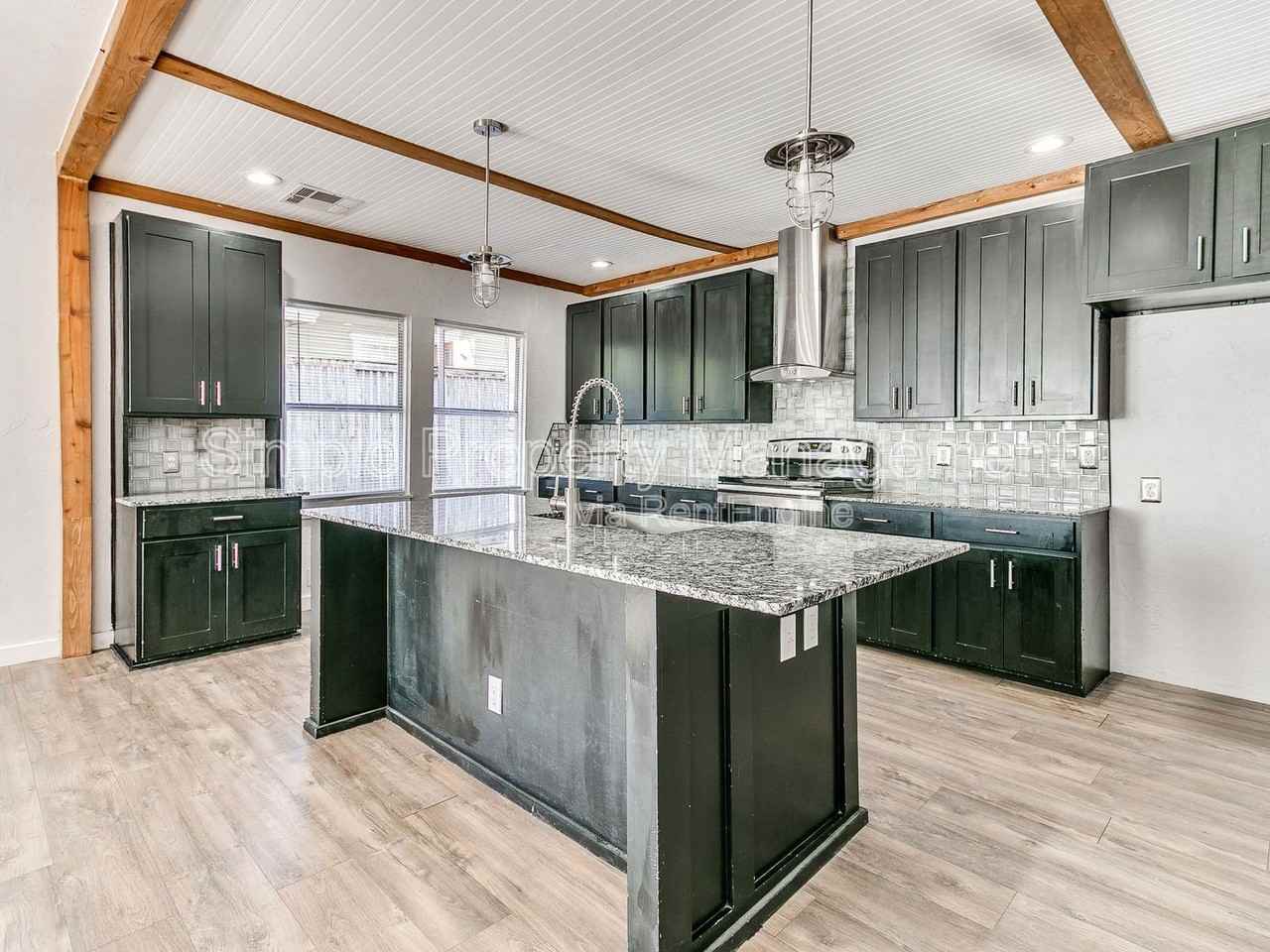 2605 N Robinson Ave - Photo 6 of 25